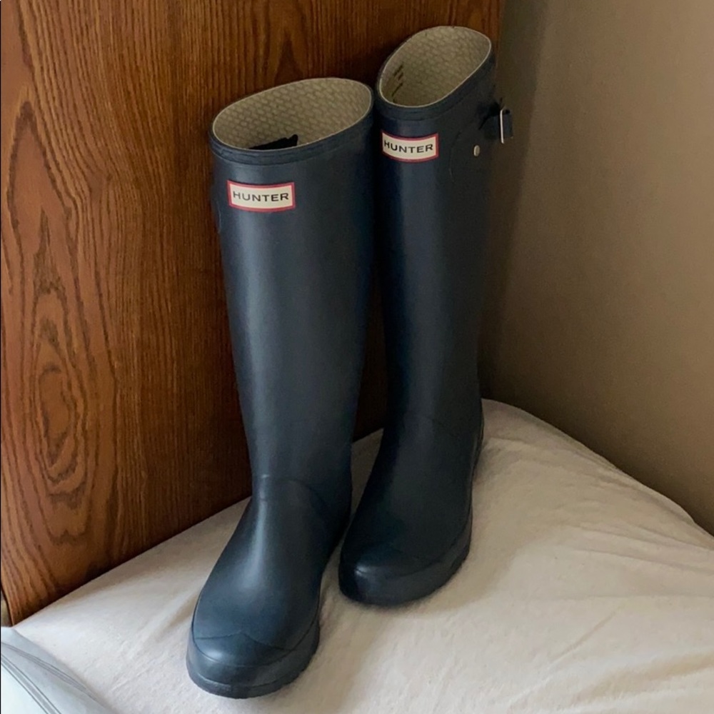 HUNTER Navy Blue Tall Rain Boots - Size 7